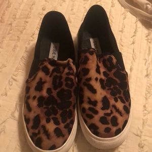 Steve Madden Leopard slide on sneaker